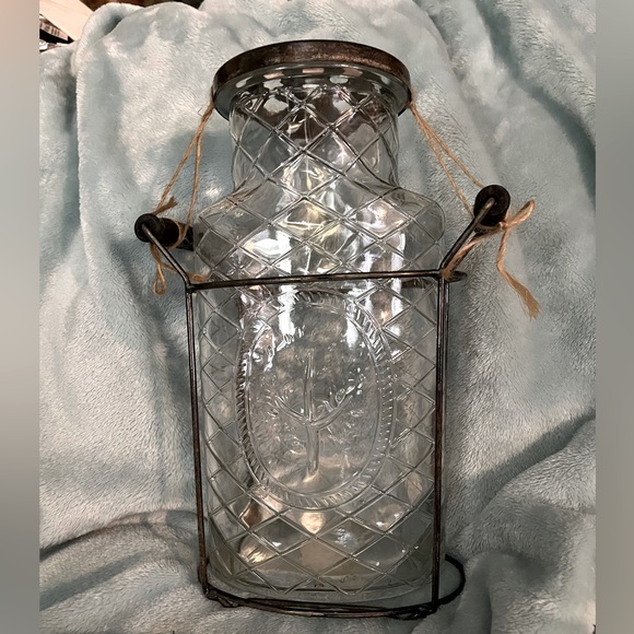 Glass vase with the metal top with holes for fresh flowers, handles are wood - Picture 1 of 3